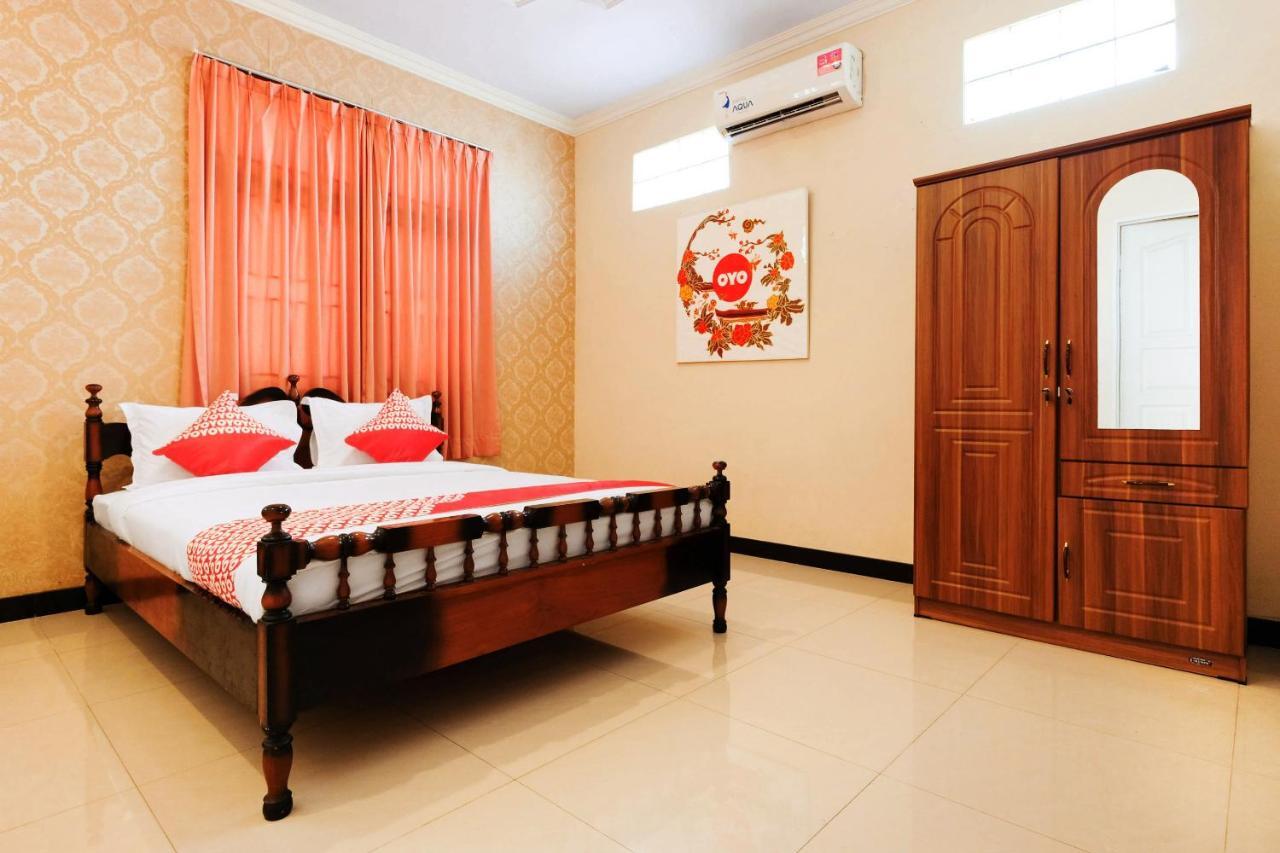 Super Oyo 338 Guest House Omah Manahan Syariah Solo Екстериор снимка