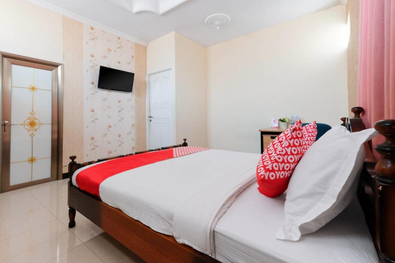 Super Oyo 338 Guest House Omah Manahan Syariah Solo Екстериор снимка