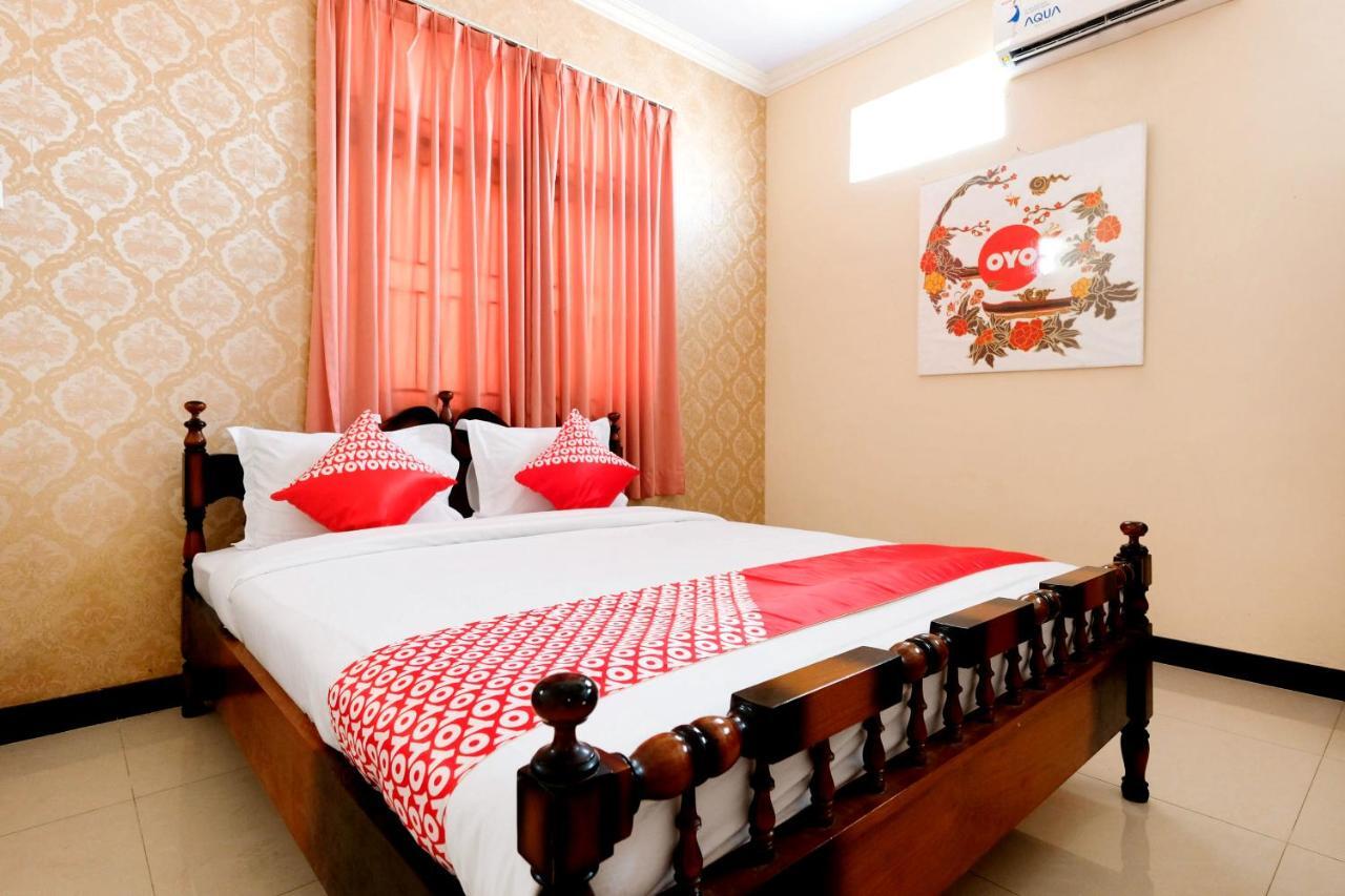 Super Oyo 338 Guest House Omah Manahan Syariah Solo Екстериор снимка