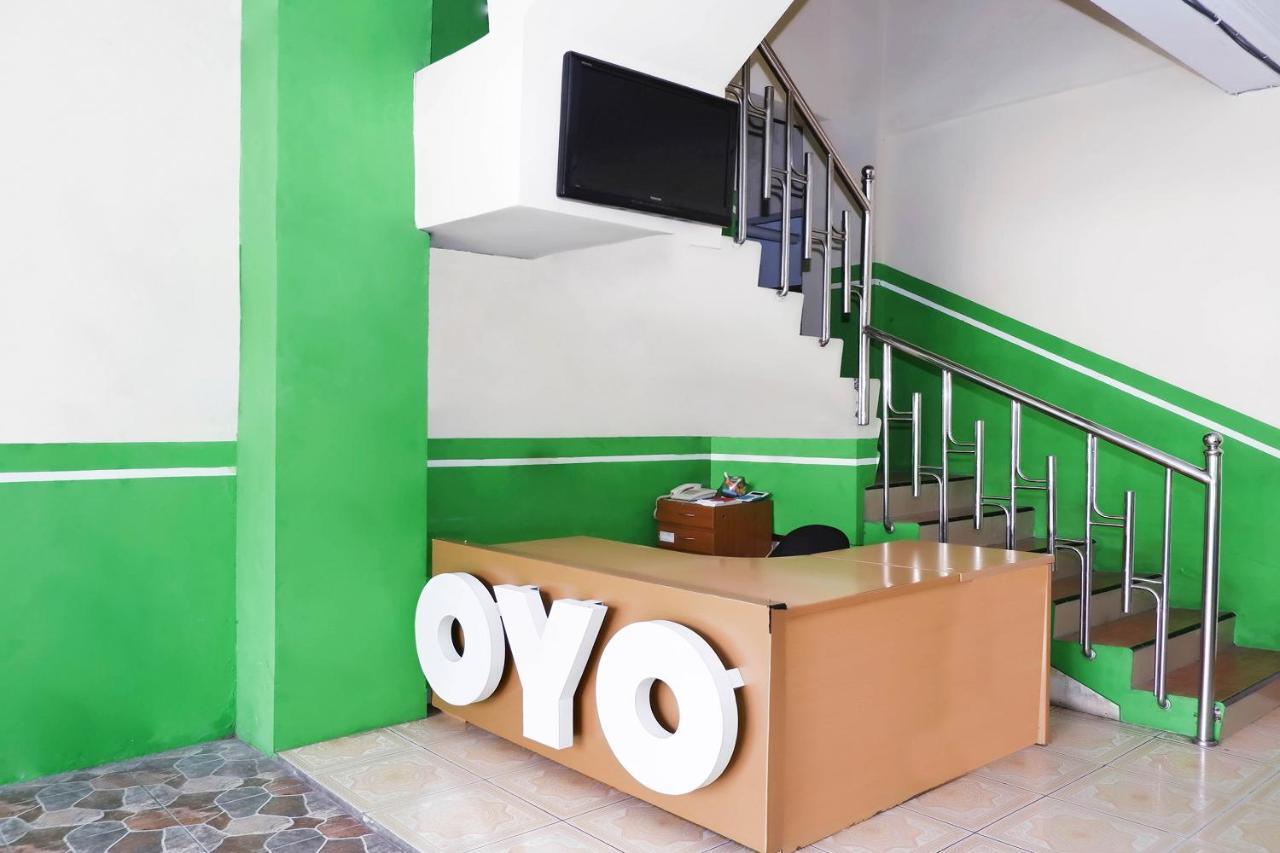 Super Oyo 338 Guest House Omah Manahan Syariah Solo Екстериор снимка